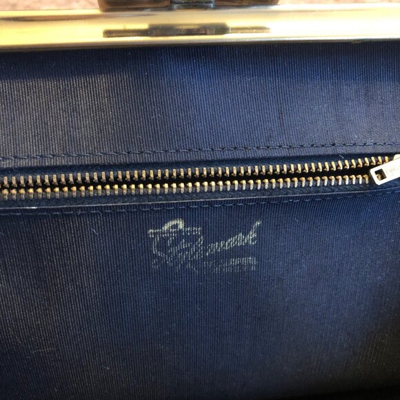 Vintage Stylemark Solid Black With Gold Metal Clasp Handbag - Picture 8 of 8